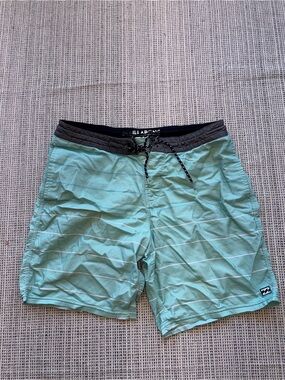 BILLABONG Men's Lo Tides Board Shorts Size 32